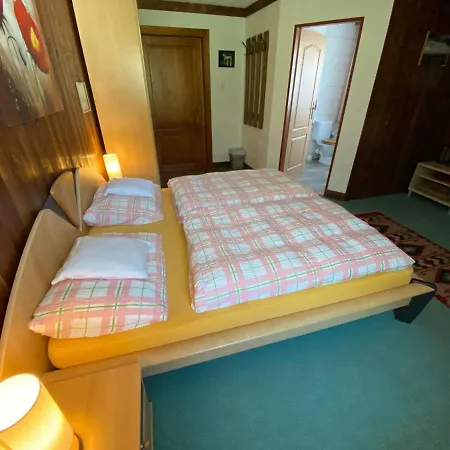 Haus Fiegl Guest house Oetz