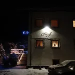 Haus Fiegl 게스트하우스 3*