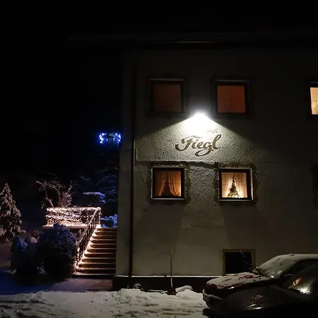 Haus Fiegl 게스트하우스 3*